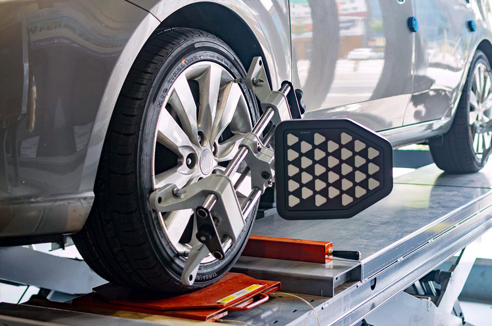 Car wheel alignment guide for better performance and safety